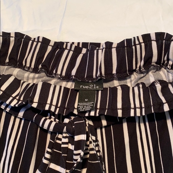 Rue 21 striped shorts - Picture 2 of 2